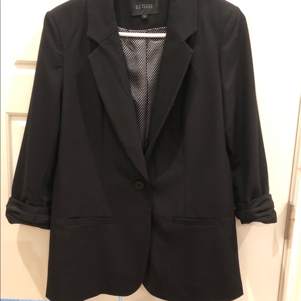 Black 3/4 blazer